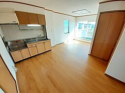 ローズマリーＡ 201 2階2LDKのリビング/ダイニング