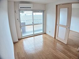 プレジデントふれあい 301 3階2DKのリビング/ダイニング