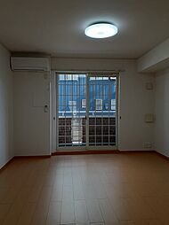 パ−クリバ−サイド 104 1階ワンルームのリビング/ダイニング