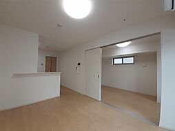 近鉄大阪線 長瀬駅 徒歩3分の賃貸マンション 2階1LDKのリビング/ダイニング