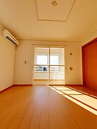 オリーブＢ 201 2階3LDKのリビング/ダイニング