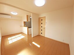 クラールＴＭ 203 2階1LDKのリビング/ダイニング