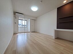 ユーフォリア 104 1階1Kのリビング/ダイニング