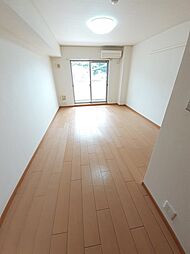 ウィンドワード 106 1階ワンルームのリビング/ダイニング