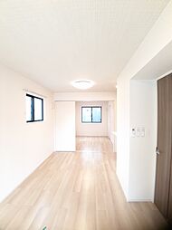 カサ　マドリーナ　II 101 1階1LDKのリビング/ダイニング