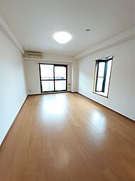 コートレジデンス 203 2階ワンルームのリビング/ダイニング