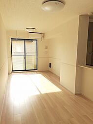 マイスターVIII 103 1階1LDKのリビング/ダイニング