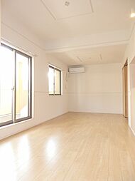 ティ・シュティルV 201 2階2LDKのリビング/ダイニング