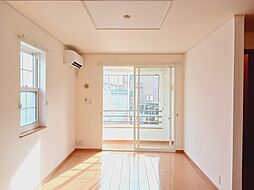 グロワールＥ 104 1階1LDKのリビング/ダイニング