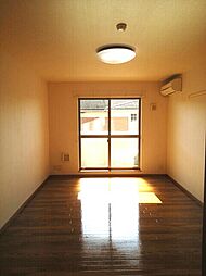 アッソレート・ポストII 207 2階1Kのリビング/ダイニング