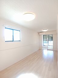 エディ 104 1階1LDKのリビング/ダイニング