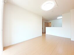 グレイス・メゾンII 102 1階1LDKのリビング/ダイニング