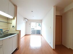 ベルズかたかごＢ 103 1階1LDKのリビング/ダイニング