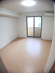 ライズ 102 1階ワンルームのリビング/ダイニング