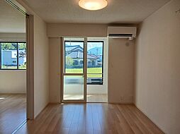 サニー　ピアッツア　I 104 1階1LDKのリビング/ダイニング