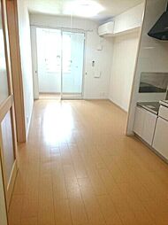 カ−ムリ−ガ−デン 202 2階2DKのリビング/ダイニング