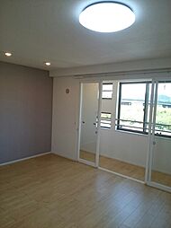 フルールアクア 201 2階1LDKのリビング/ダイニング