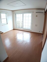 ヴィクトリアハウス−Ｂ 202 2階2LDKのリビング/ダイニング