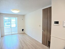 カーサ・リンドペローI 105 1階1LDKのリビング/ダイニング