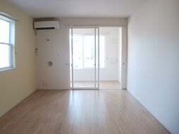 サニーガーデン新栄I 101 1階1LDKのリビング/ダイニング