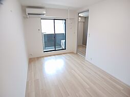 リバーサイド東巌城 204 2階1LDKのリビング/ダイニング