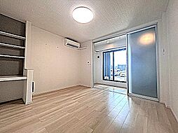 ウィンズ・ウエスト　I 101 1階ワンルームのリビング/ダイニング