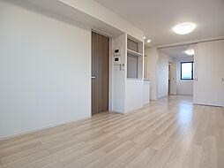 スクエアガーデン 205 2階2LDKのリビング/ダイニング