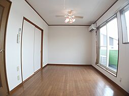 グリーンベル 201 2階2DKのリビング/ダイニング