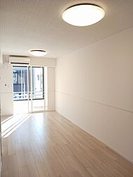 アベリア・ルル　II 102 1階1LDKのリビング/ダイニング