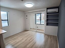 サンフローラ・グレース 101 1階ワンルームのリビング/ダイニング