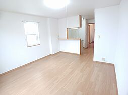 メゾン・ド・クレール 103 1階ワンルームのリビング/ダイニング