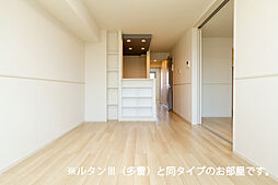 ヴィラアミング　III 203 2階2LDKのリビング/ダイニング