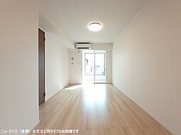 ラフテル 102 1階1LDKのリビング/ダイニング