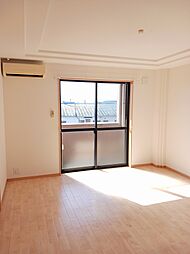 エミールシャラン 201 2階2LDKのリビング/ダイニング