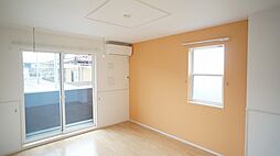 クワルツ・ド・ロッシュ龍 101 1階1LDKのリビング/ダイニング