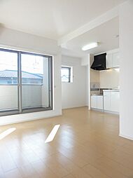 プール・トゥジュール 202 2階1LDKのリビング/ダイニング