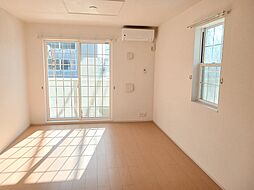 ミルキー　IV 101 1階1LDKのリビング/ダイニング