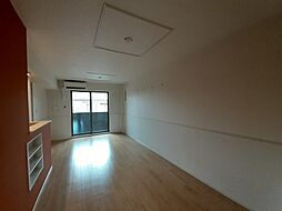 シンシアリー 102 1階1LDKのリビング/ダイニング