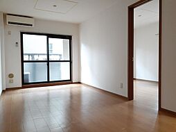 シャトル・国立 104 1階2LDKのリビング/ダイニング