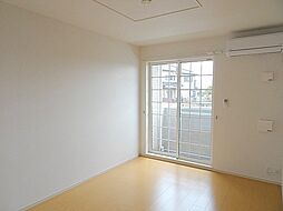 メゾン　ドール三田　1号館 102 1階1LDKのリビング/ダイニング