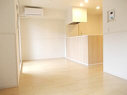 チームサモン若柳フィフス 102 1階1LDKのリビング/ダイニング