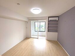 フラワーエンジェルII 102 1階ワンルームのリビング/ダイニング