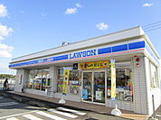 【コンビニエンスストア】ローソン足崎店まで1100ｍ