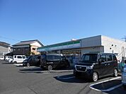【コンビニエンスストア】ファミリーマートひばり丘店様まで50ｍ