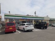 【コンビニエンスストア】ファミリーマート碧南伏見屋店まで210ｍ