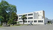 【小学校】深川市立一已小学校まで350ｍ