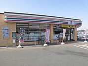 【コンビニエンスストア】セブンイレブン守谷本町店まで360ｍ