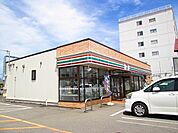 【コンビニエンスストア】セブンイレブン米沢駅前3丁目店まで1000ｍ