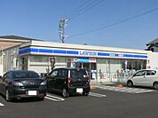 【コンビニエンスストア】ローソン 一色港入口店まで500ｍ