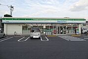 【コンビニエンスストア】ファミリ－マ－トまで550ｍ